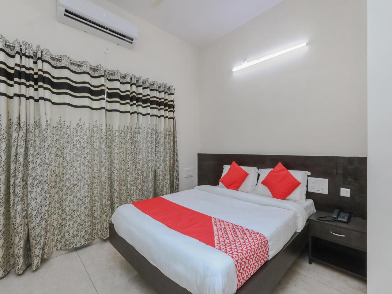 Oyo 22211 Shree Ankanatheshwara Residency Otel Nanjangud Dış mekan fotoğraf