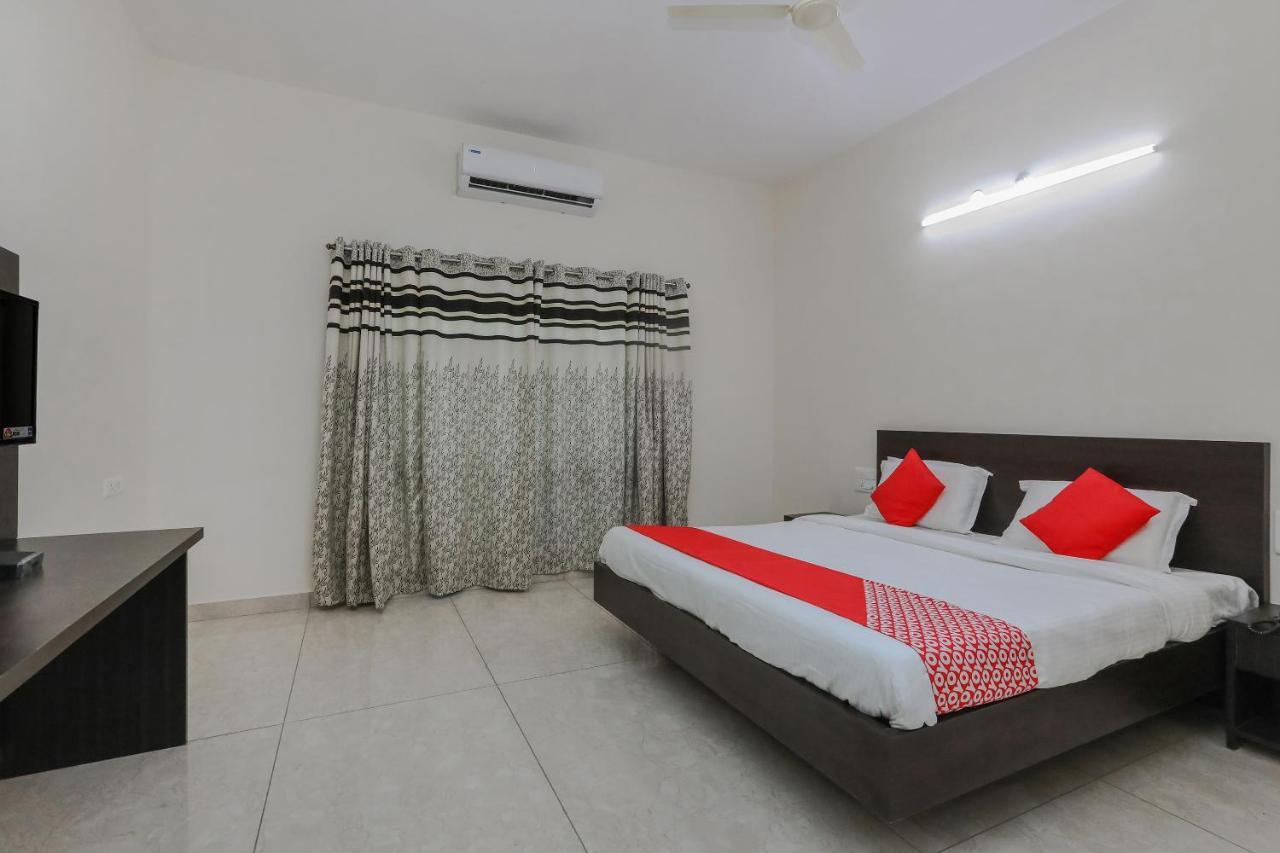 Oyo 22211 Shree Ankanatheshwara Residency Otel Nanjangud Dış mekan fotoğraf