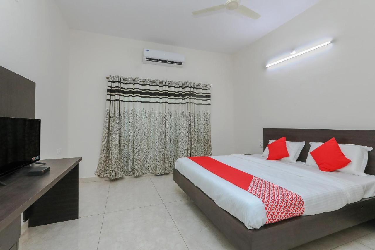 Oyo 22211 Shree Ankanatheshwara Residency Otel Nanjangud Dış mekan fotoğraf